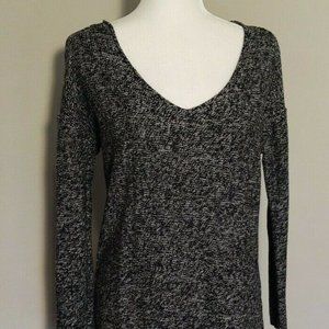 Old Navy V-Neck Black & White Heather Sweater - Sz. M